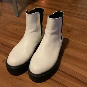 Size 9 aqua white boots!